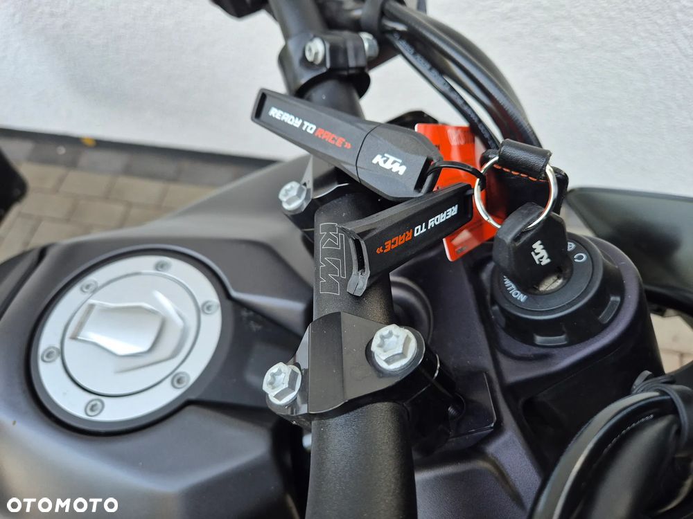 KTM Adventure 890 - 12