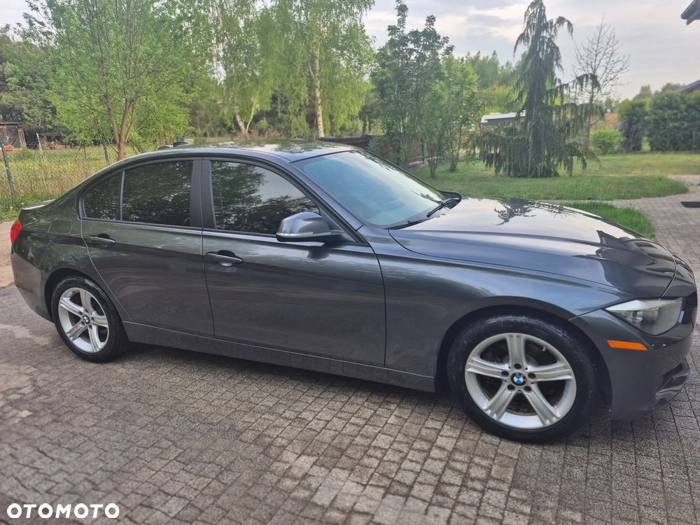 BMW Seria 3 328i - 1