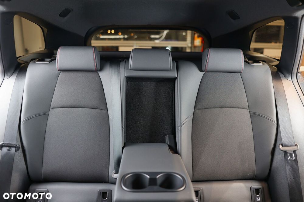 Toyota Corolla 2.0 Hybrid GR Sport Dynamic - 18