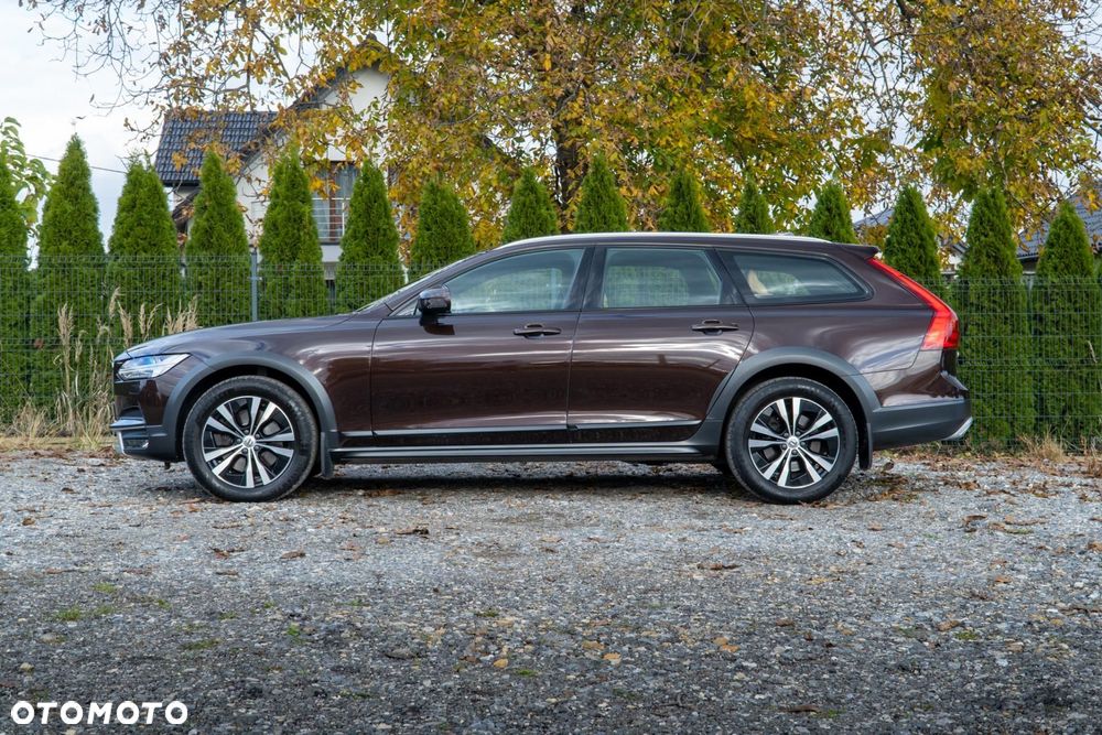 Volvo V90 Cross Country - 8