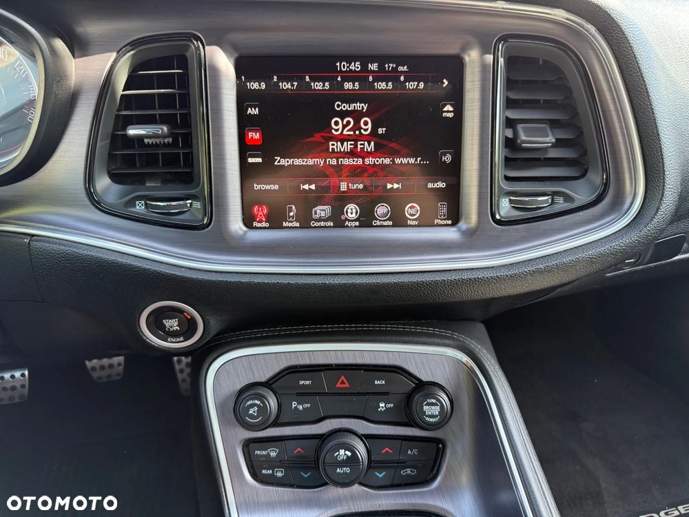 Dodge Challenger - 10