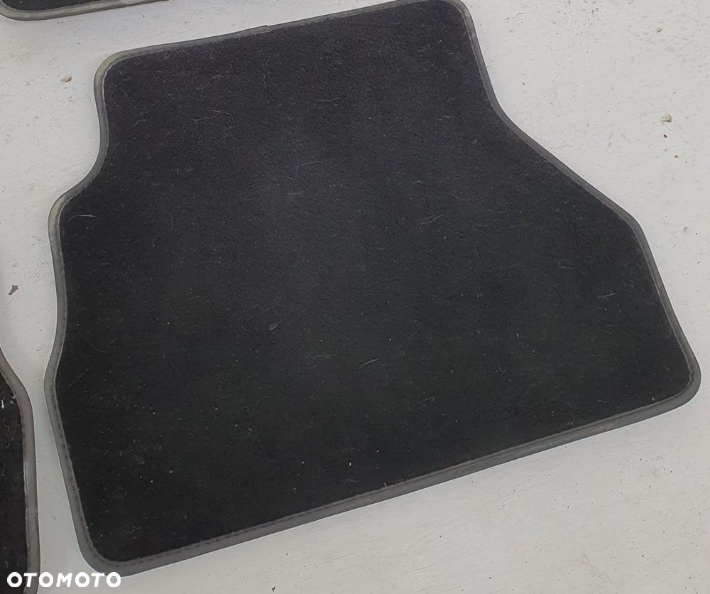 DYWANIKI CHODNICZKI WELUROWE FORD B-MAX 4SZT - 3