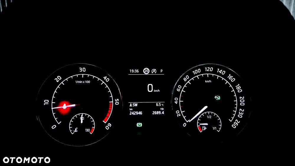 Skoda Superb 2.0 TDI Ambition DSG - 8