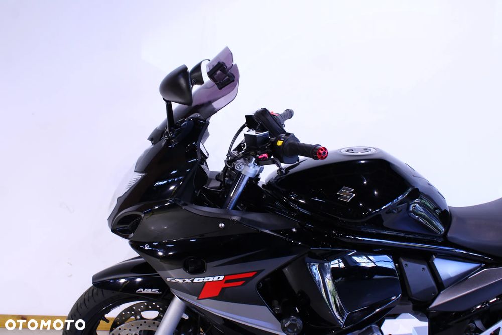 Suzuki GSX - 11