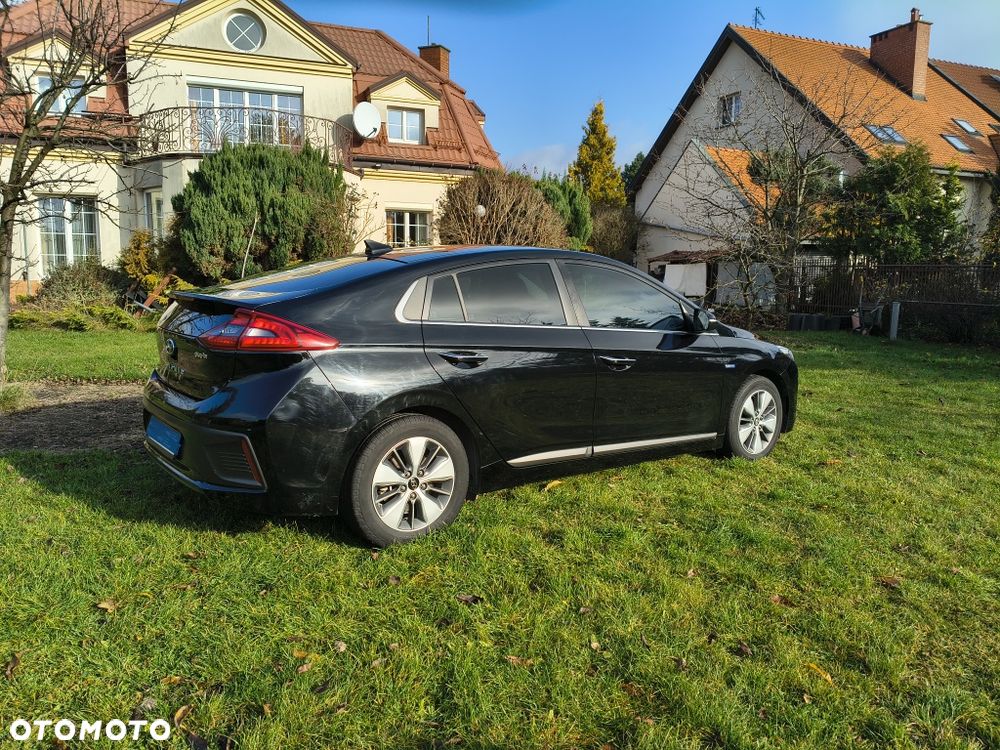 Toyota Prius - 2
