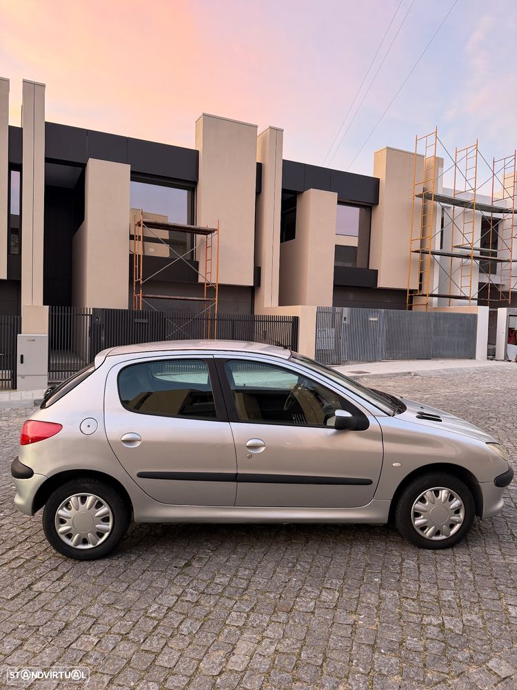 Peugeot 206 1.1 Color Line - 6