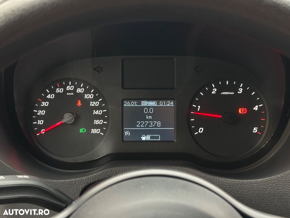 Mercedes-Benz Sprinter - 14