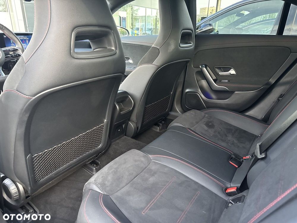 Mercedes-Benz CLA 200 AMG Line 7G-DCT - 15