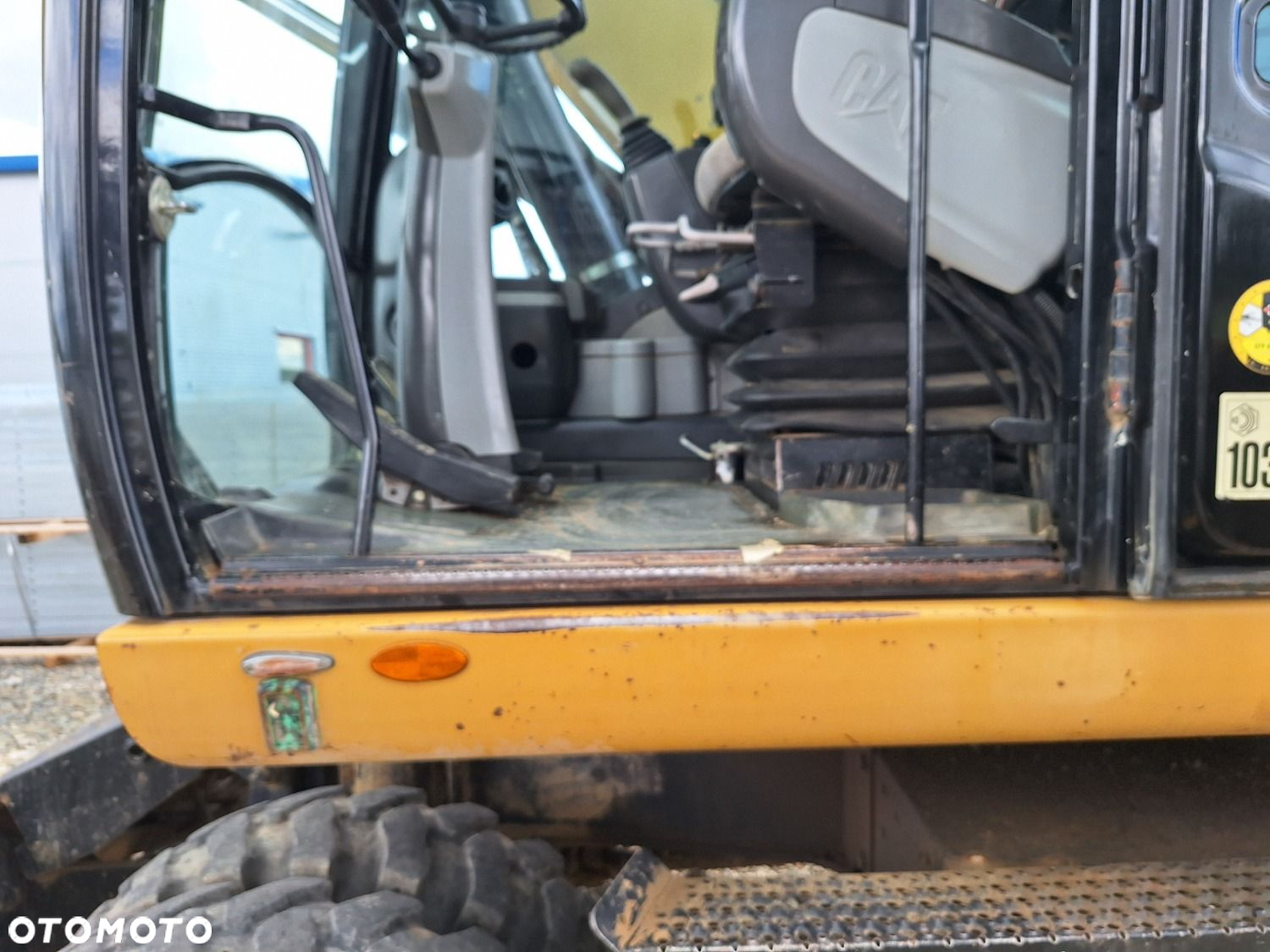 Caterpillar M318D 4X4 - 11