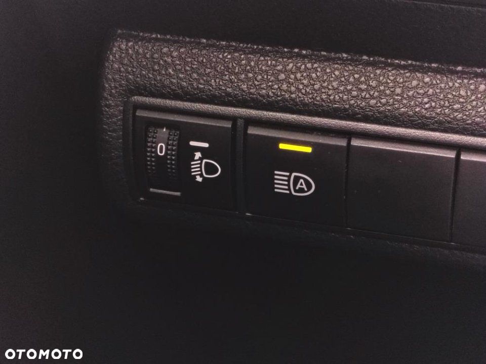 Toyota Corolla - 22