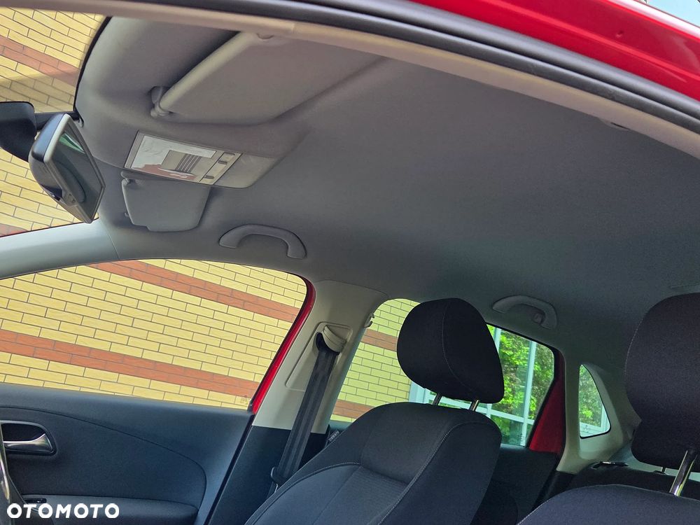 Volkswagen Polo 1.2 Comfortline - 24