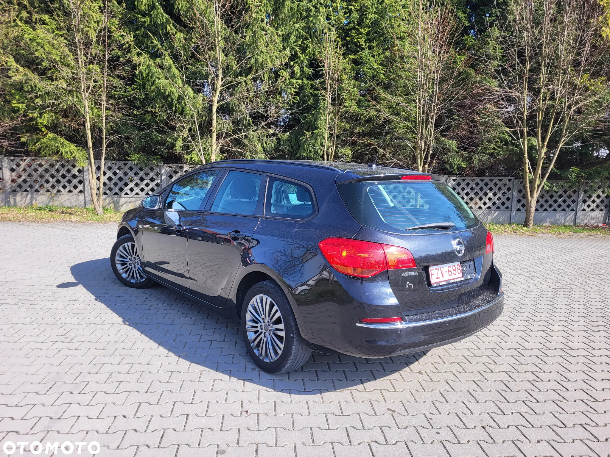 Opel Astra IV 1.4 T Cosmo - 12