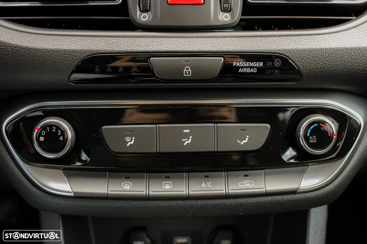 Hyundai i30 1.6 CRDI 48V-Hybrid Trend - 15