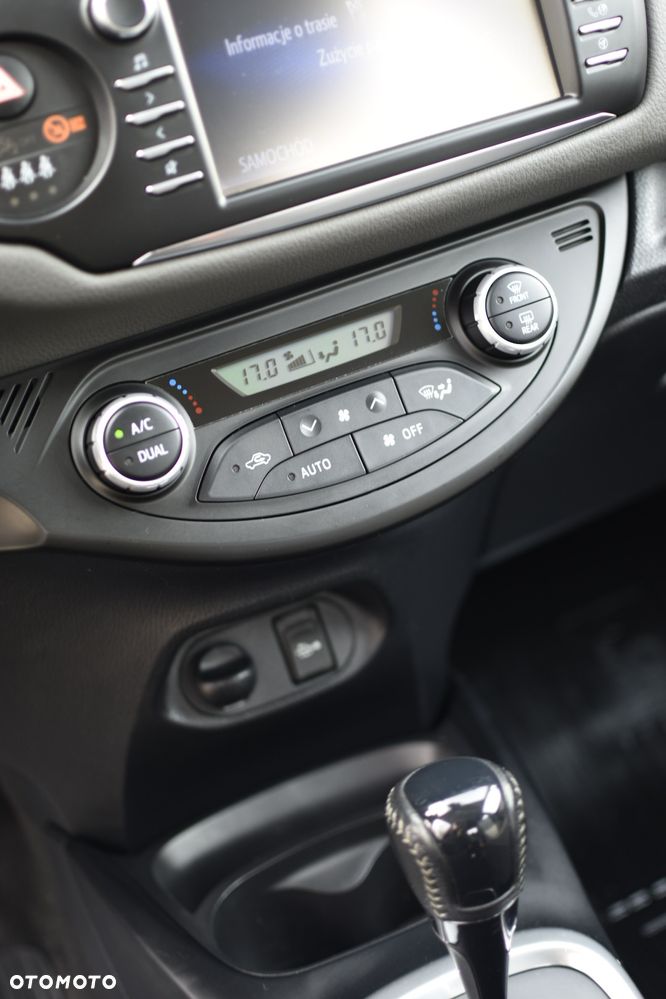 Toyota Yaris Hybrid 100 Premium EU6 - 36