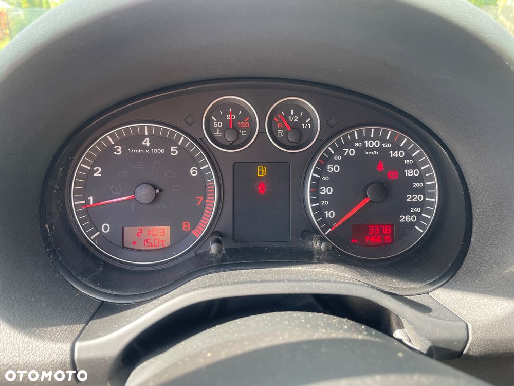 Audi A3 3-drzwiowe 1.6 Ambiente - 24