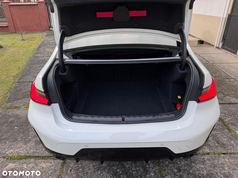 BMW Seria 3 320d xDrive M Sport Sport - 11