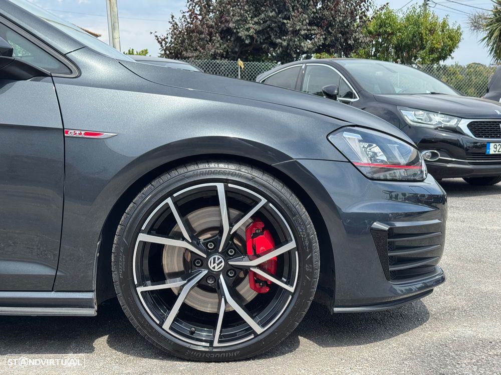 VW Golf GTI Performance BlueMotion - 4