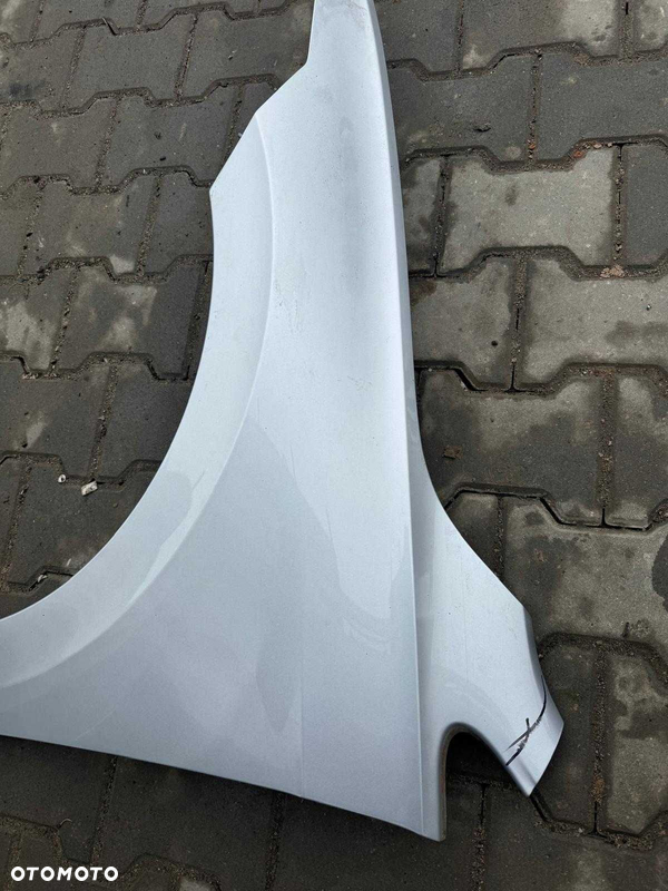 Błotnik Volkswagen Golf 8 lewy przedni LA7W