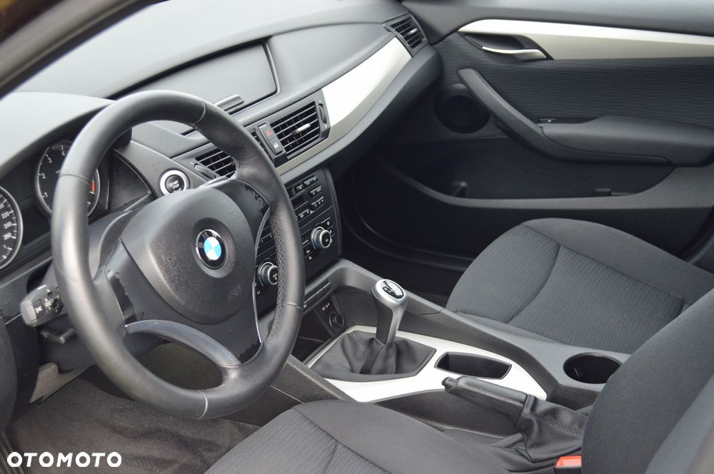 BMW X1 sDrive18i - 18