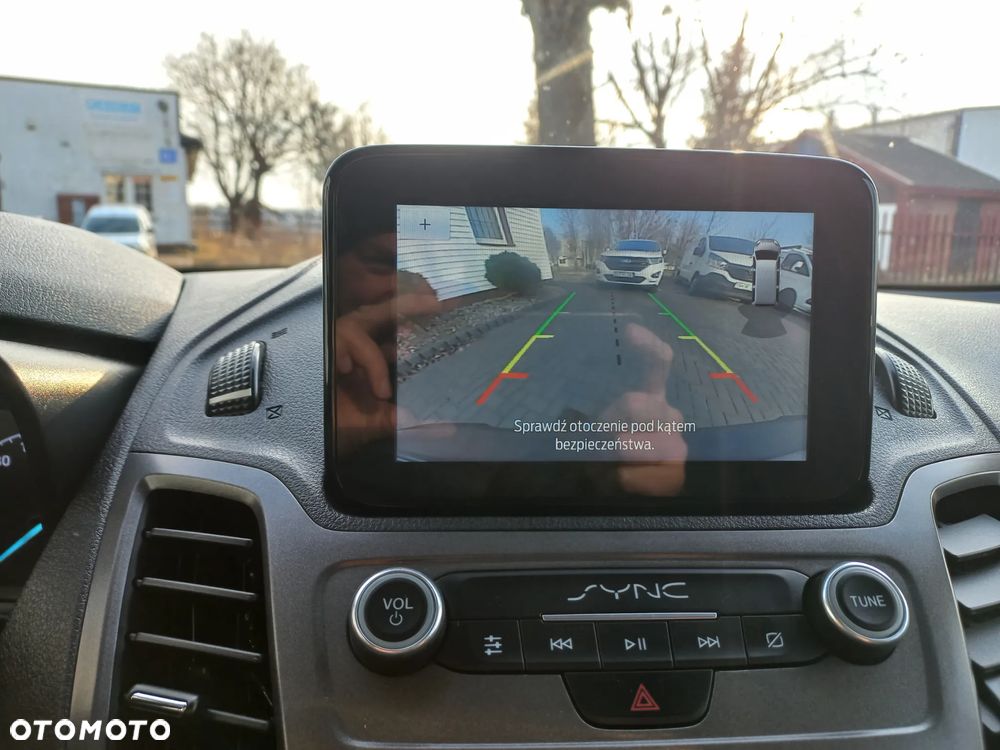 Ford Transit Connect - 19