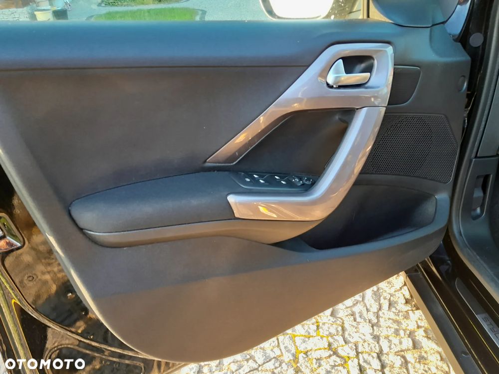 Peugeot 2008 - 13