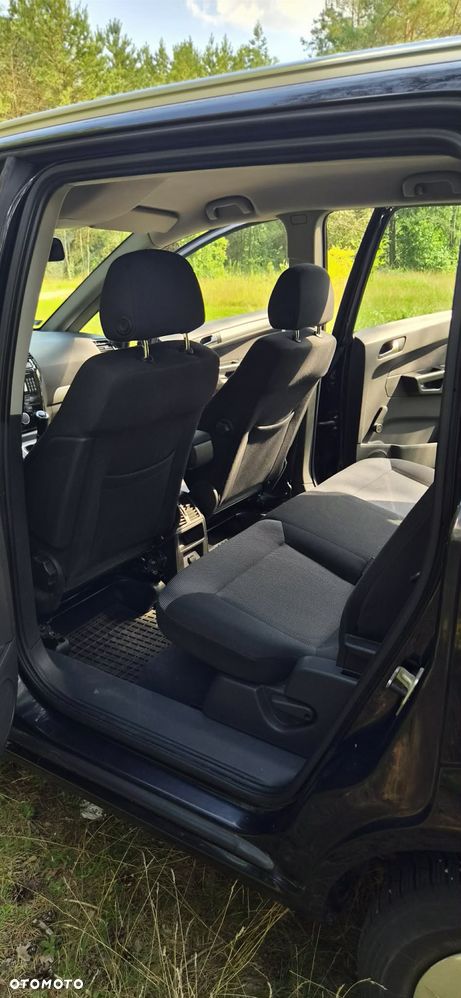 Opel Zafira - 10