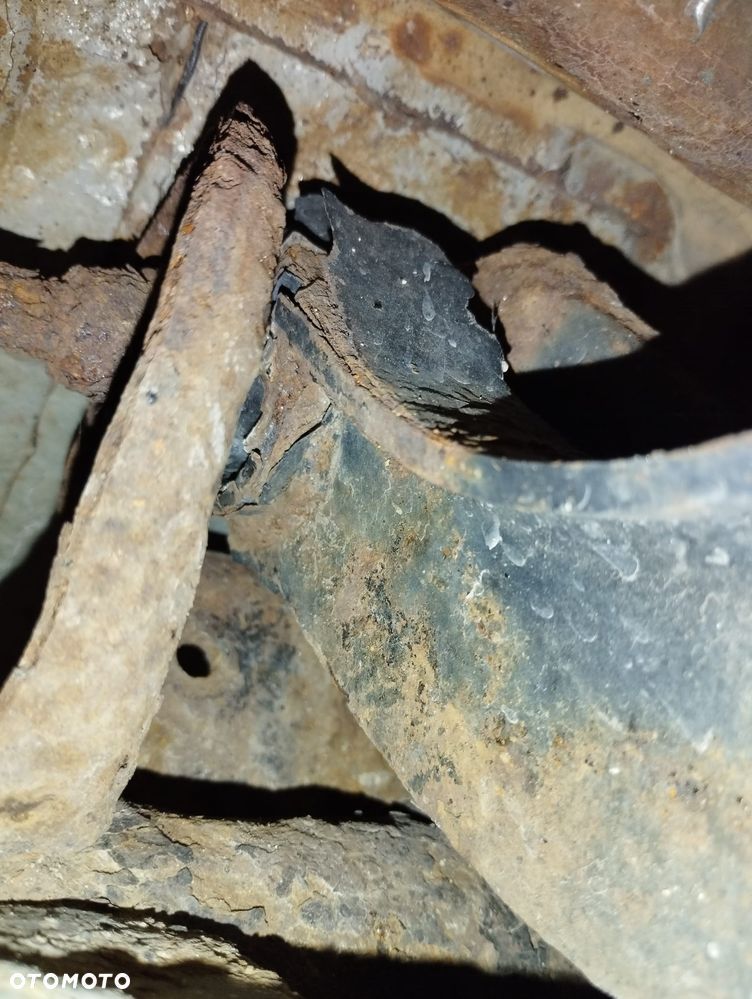 Volkswagen Jetta 1.6 Trendline - 32