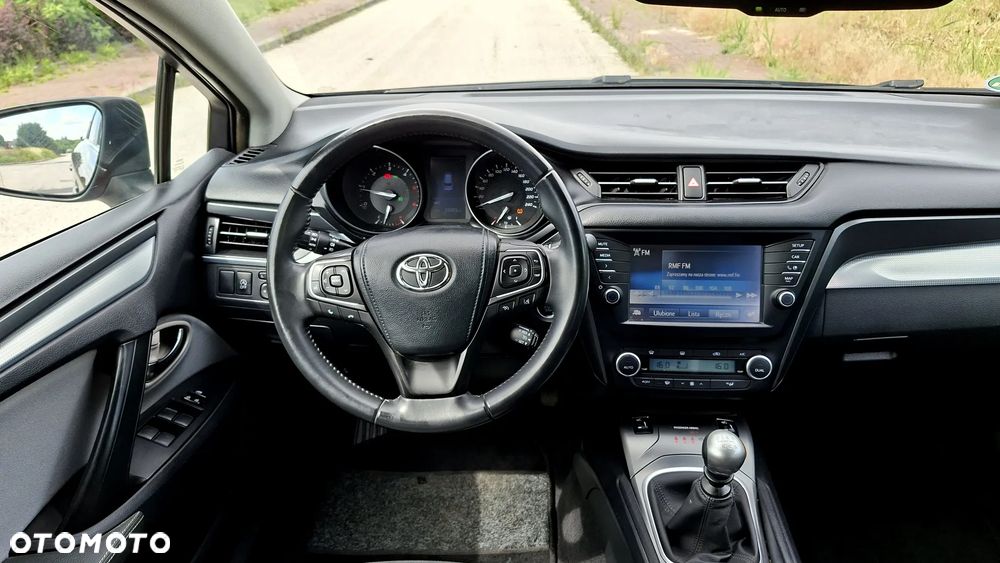 Toyota Avensis 2.0 D-4D Premium - 32