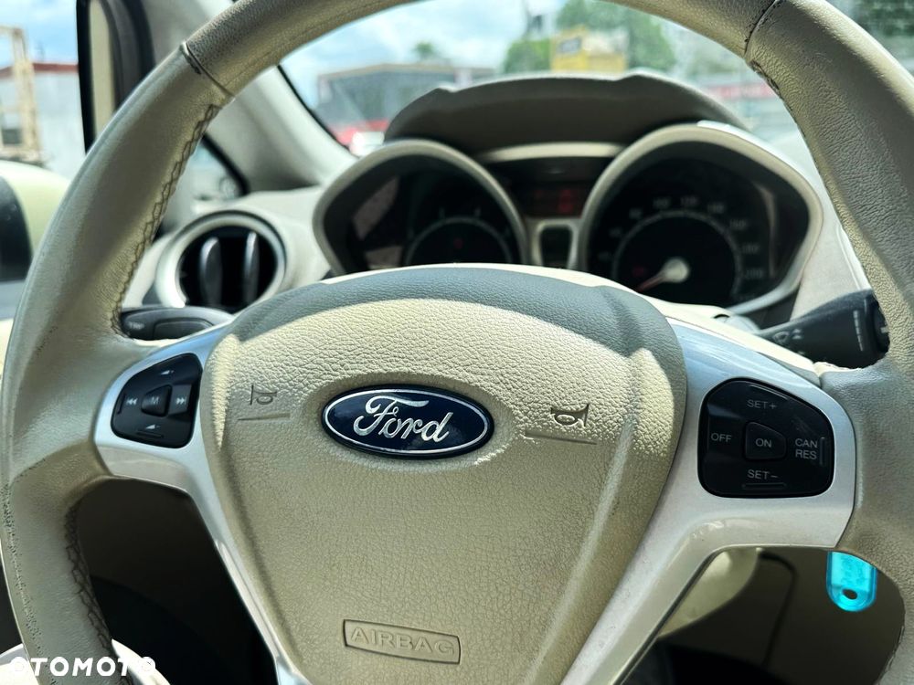 Ford Fiesta 1.4 Ghia - 14