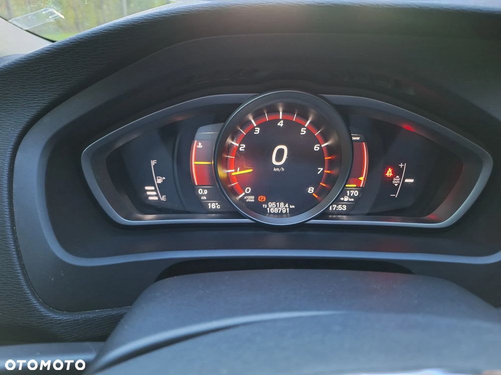 Volvo V40 T2 Momentum - 6