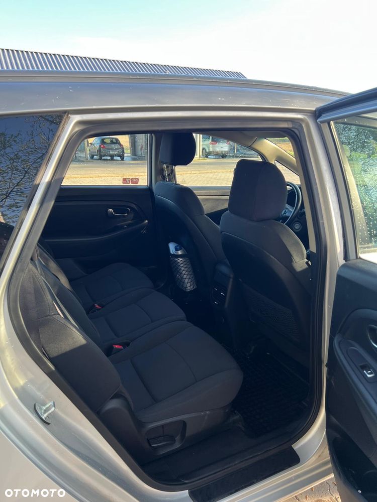Kia Carens 1.6 GDI M EU6 - 15
