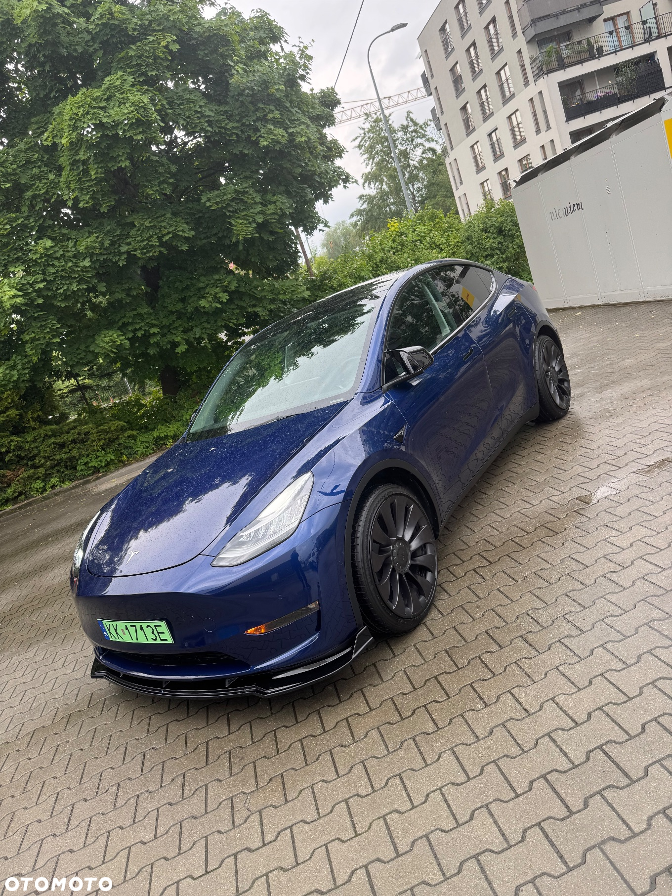 Tesla Y - 9