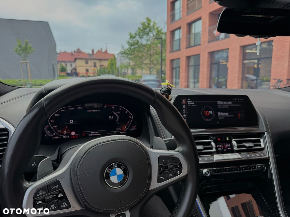 BMW Seria 8 - 18