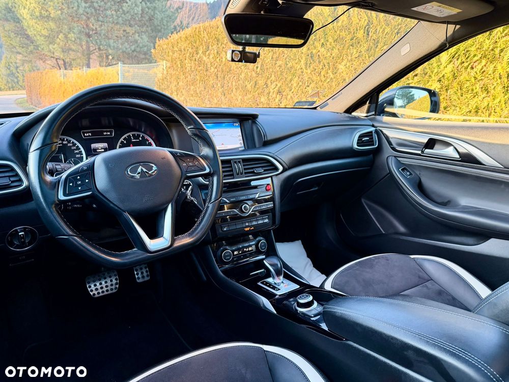 Infiniti Q30 2.0t Sport AWD 7DCT - 7