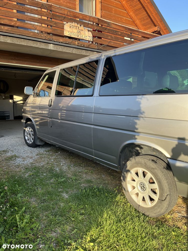 Volkswagen Caravelle - 8