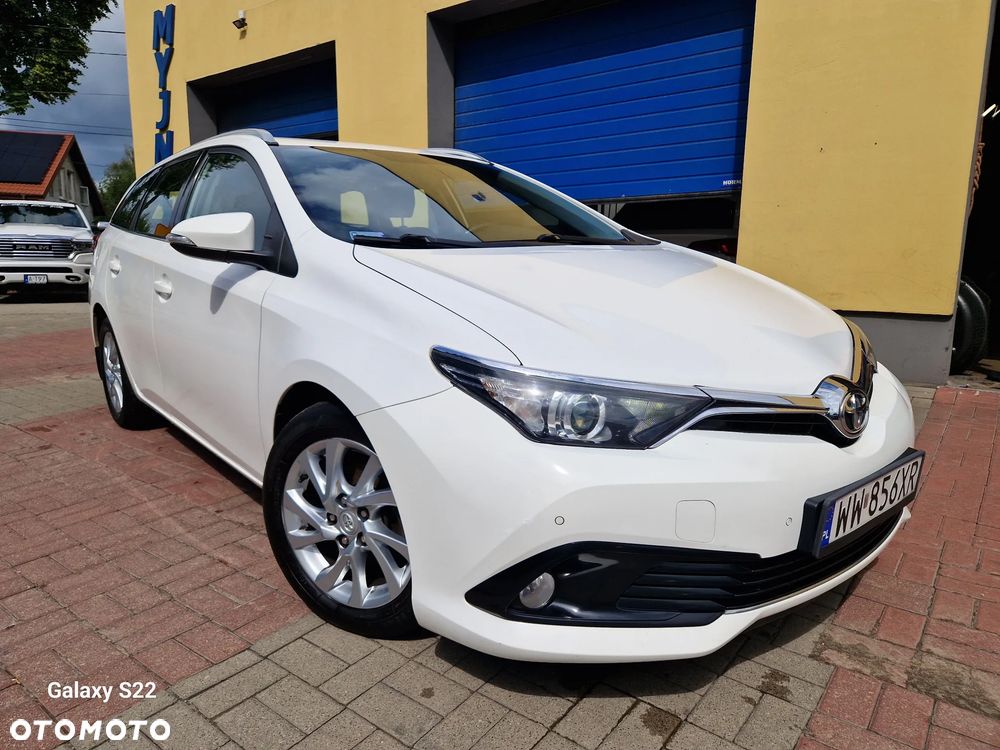 Toyota Auris 1.6 Premium Comfort - 14