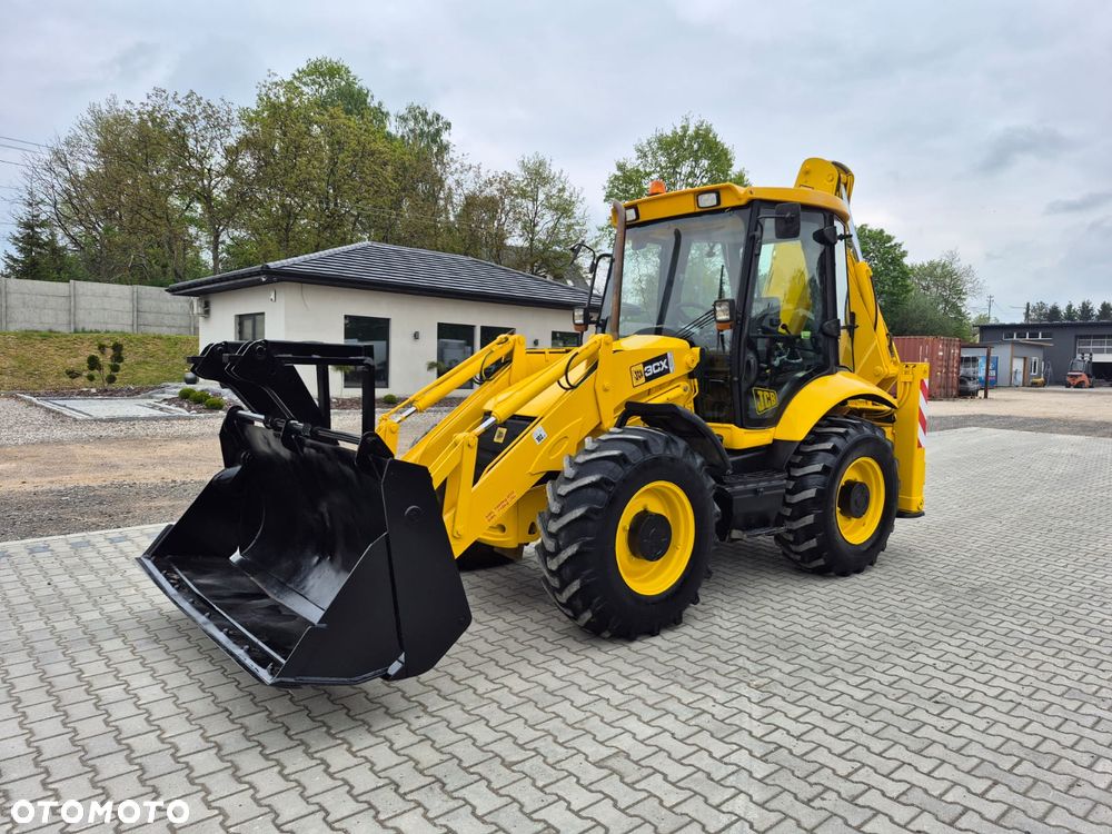 JCB / 3 CX / DUZE KOŁA - 9