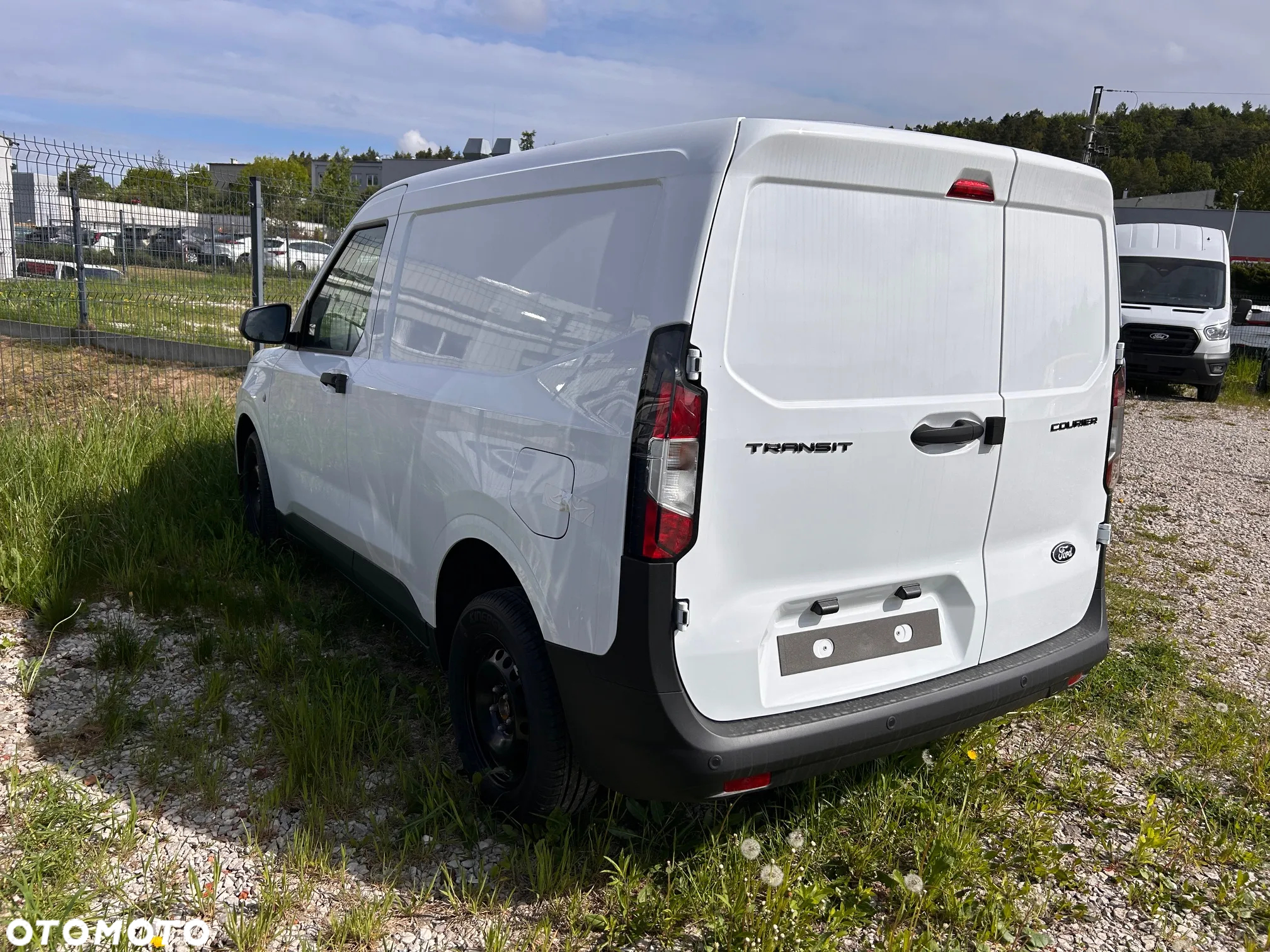 Ford Transit Courier - 2