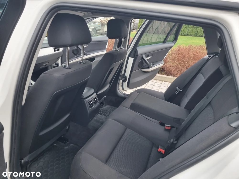 BMW Seria 3 320d xDrive - 6