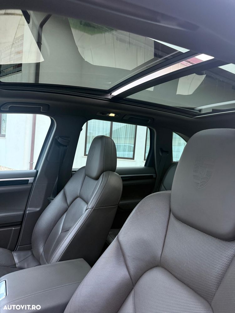 Porsche Cayenne - 15