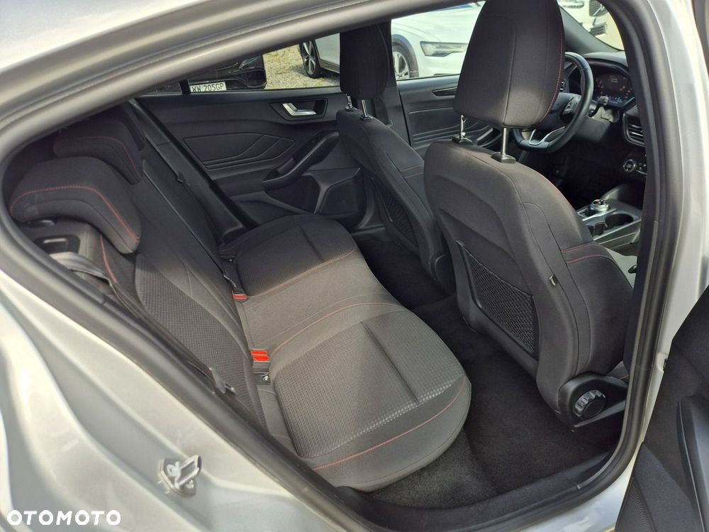 Ford Focus 1.0 EcoBoost Hybrid ST-LINE - 29