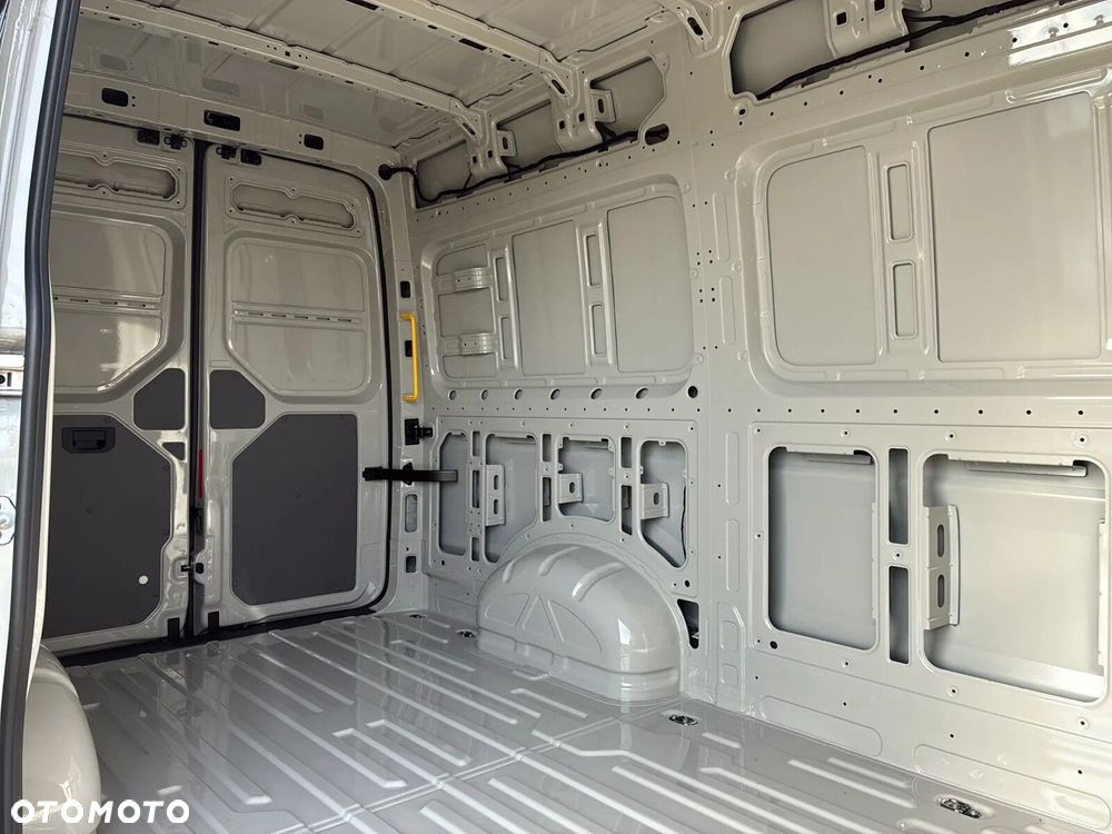 Volkswagen Crafter 35 Furgon AUTOMAT/L3H3, 2.0TDI 177KM, Wysoki dach, r.o. 3640 - 24