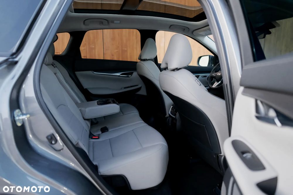 Infiniti QX50 - 23