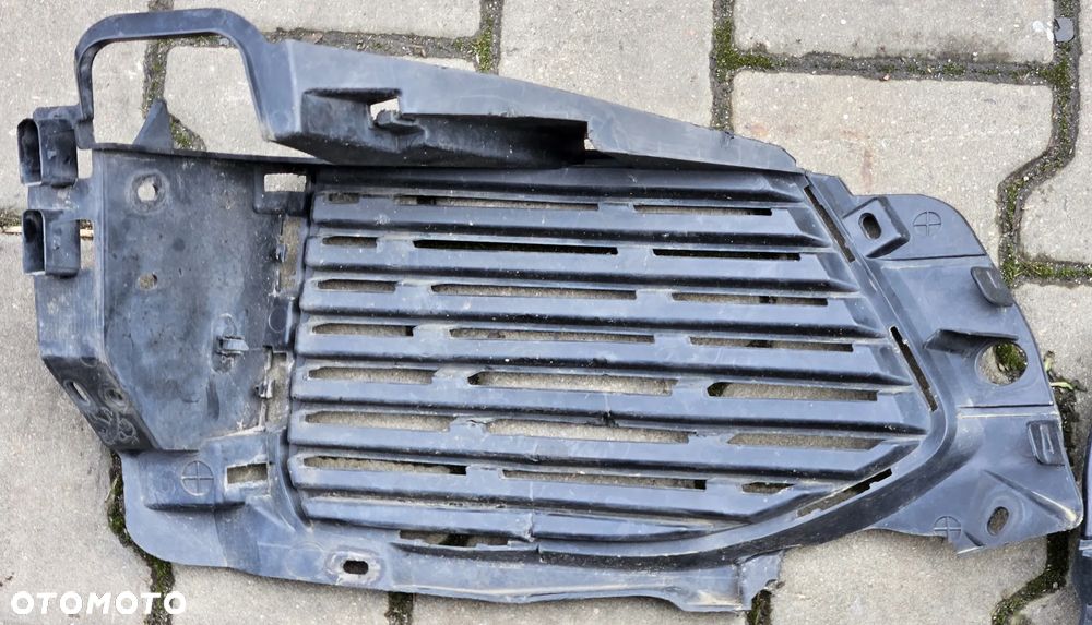 Peugeot 3008 II zaślepka kratka zderzaka przód prawa lewa 37938073 - 2