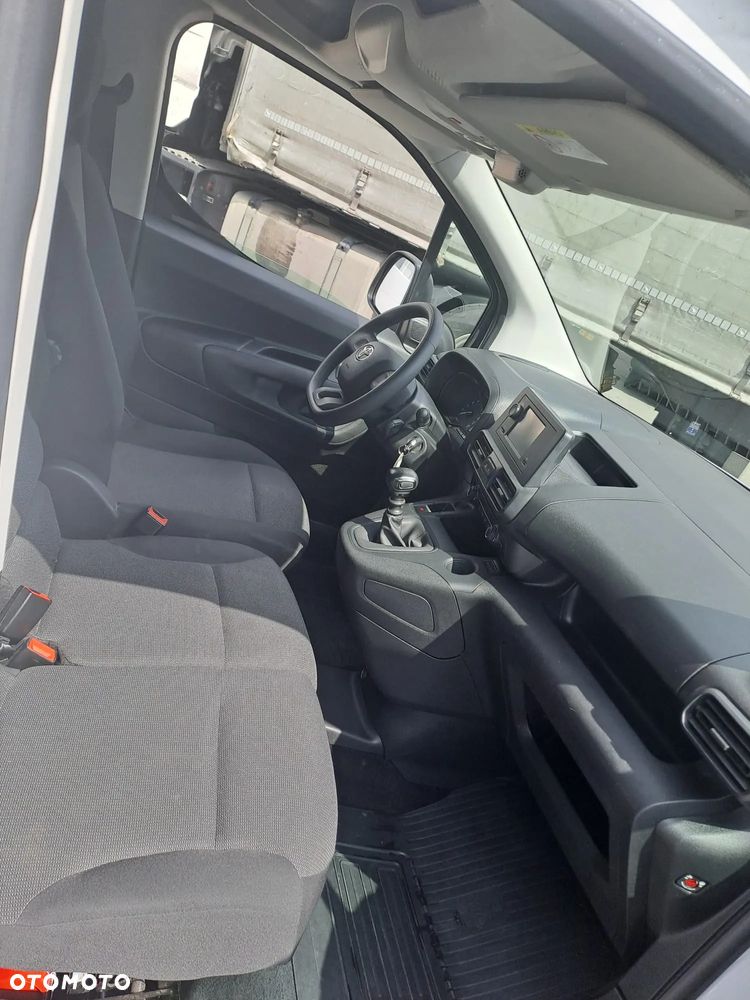 Toyota PROACE CITY | L2H1| Krajowy | 3 Osobowy | - 15