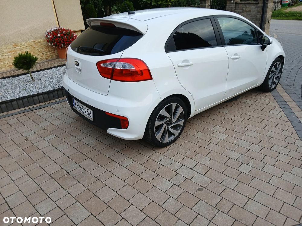 Kia Rio 1.4 L - 5