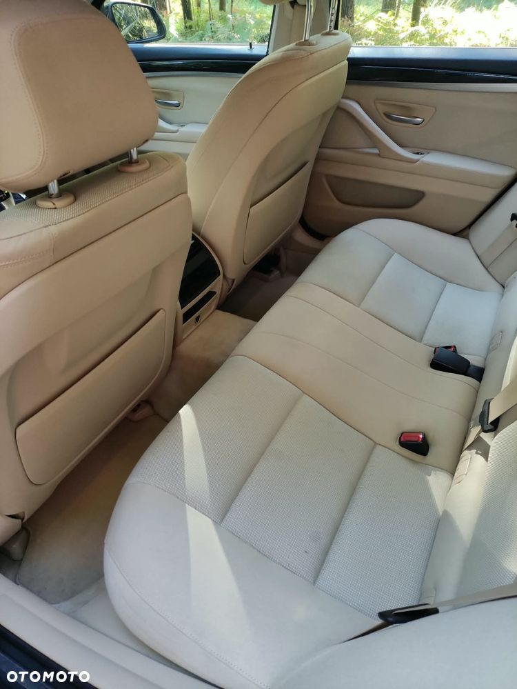 BMW Seria 5 520d xDrive - 15