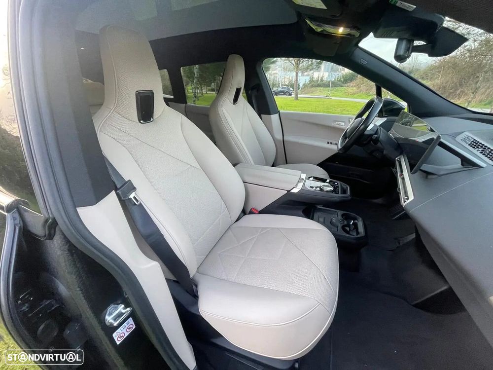 BMW iX xDrive 40 - 21