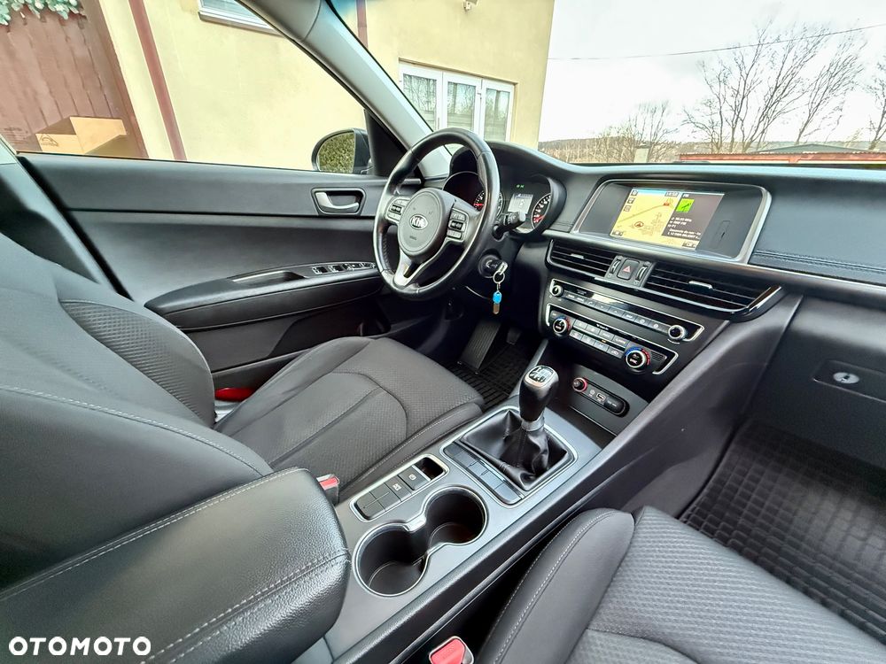 Kia Optima 2.0 M - 25