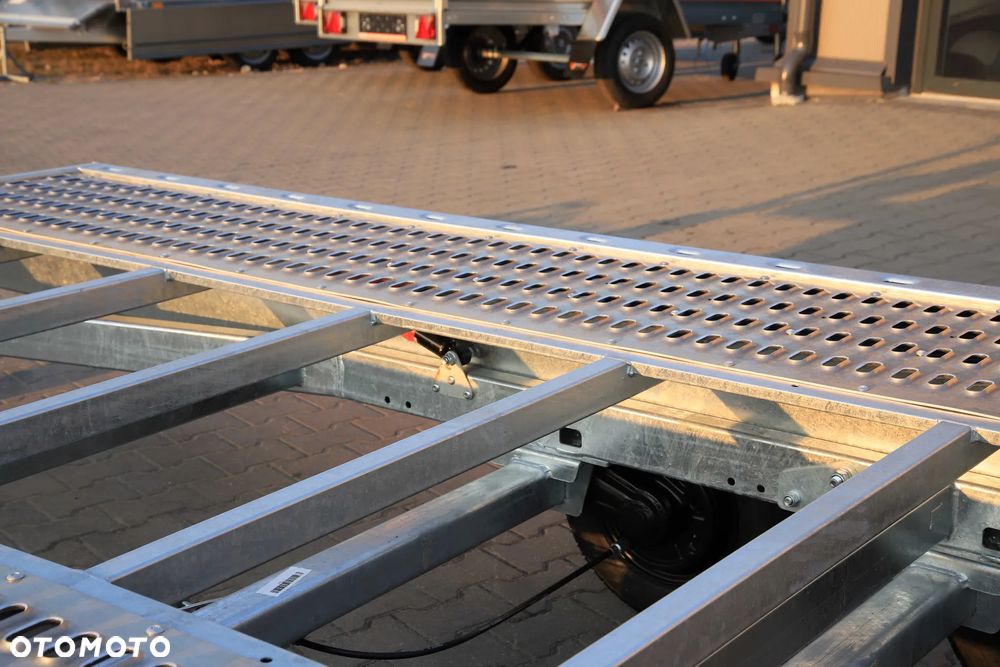 Lorries PLI27-4521 4.5 x 2 Zintegrowane Podjazdy Uchylna Grawitacyjnie DMC 2700KG Full LED - 11